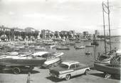 06 Alpe Maritime / CPSM FRANCE 06 "Golfe Juan, vue sur le port" / AUTOMOBILE