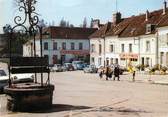 77 Seine Et Marne / CPSM FRANCE 77 "Donnemarie en Montois, place du marché"