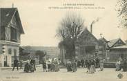 61 Orne / CPA FRANCE 61 "Le Theil sur Huisne, la sortie de l'usine"  / PRECURSEUR, avant 1900