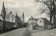 49 Maine Et Loire / CPSM FRANCE 49 "Le Puy Notre Dame, monument aux morts et route de Montreuil"