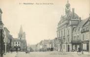 80 Somme / CPA FRANCE 80 "Montdidier, place de l'hôtel de ville "