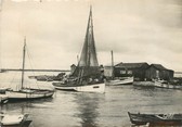 17 Charente Maritime / CPSM FRANCE 17 "La Tremblade, barques entrant au port"