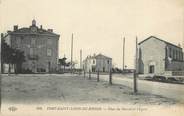 13 Bouch Du Rhone / CPA FRANCE 13 "Port Saint Louis du Rhône, place du marché et l'église"