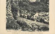 65 Haute PyrÉnÉe CPA FRANCE 65 "Lourdes, pèlerinage de Marseille sortant de la grotte de Sainte Madeleine, 1908"