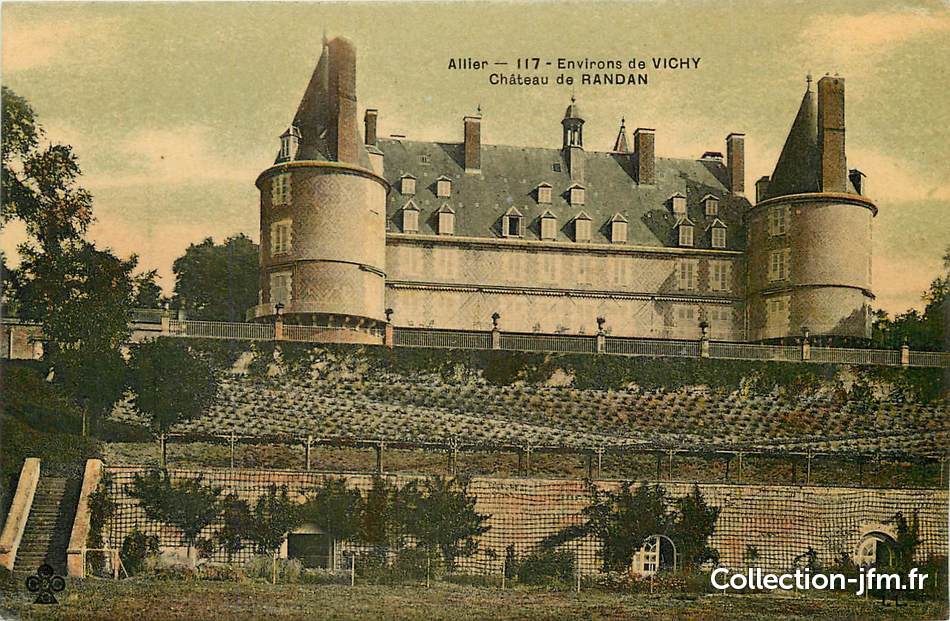 CPA Environ de Vichy => Château de Randan Carte Postale Fa 