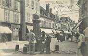 77 Seine Et Marne / CPA FRANCE 77 "Montereau, la grosse pompe et la grande rue"