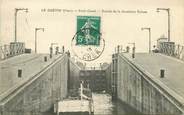 18 Cher / CPA FRANCE 18 "Le Guétin, pont Canal, entrée de la deuxième Ecluse" / BATELLERIE