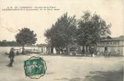 33 Gironde / CPA FRANCE 33 "Lormont, un coin de la place"