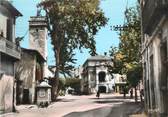 34 Herault / CPSM FRANCE 34 "Nissan lez Enserune, place de la république, la mairie et la tour de l'horloge"