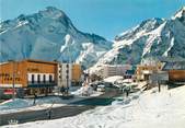 38 Isere / CPSM FRANCE 38 "Les Deux Alpes, le centre de la station et la muzelle"