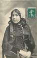 29 Finistere / CPA FRANCE 29 "Jeune fille d'Ouessant" /  FOLKLORE