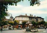 15 Cantal / CPSM FRANCE 15 "Maurs La Jolie, la place et l'église "