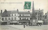 76 Seine Maritime / CPA FRANCE 76 "Gournay, la place Nationale, entrée de la rue des Bouchers"