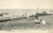 14 Calvado / CPA FRANCE 14 "Lion sur Mer, construction des forts" / JEUX DE PLAGE