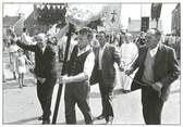 56 Morbihan / CPSM FRANCE 56 "Guern, pardon de Quelven, retour de la procession"