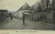 78 Yveline / CPA FRANCE 78 "Maule, la rue d'Agnou, grille du château"