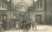 38 Isere CPA FRANCE 38  "Saint Siméon de Bressieux,  sortie des ouvriers de l'Usine Girodon "