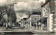 37 Indre Et Loire CPSM FRANCE 37 "Veigne, la place du Gal Leclerc"