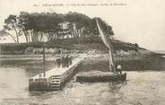 56 Morbihan / CPA FRANCE 56 "Ile aux moines, la cale du bois d'Amour, le bac de Port Blanc"