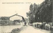 01 Ain / CPA FRANCE 01 "Saint Maurice de Beynost, la place"