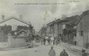 01 Ain / CPA FRANCE 01 "Saint Julien sur Reyssouze, grand rue un jour de foire"