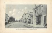 01 Ain / CPA FRANCE 01 "La Valbonne, rue des écoles"