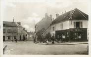 77 Seine Et Marne / CPSM FRANCE 77 "Jouy sur Morin, la rue Saint Pierre"