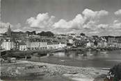 29 Finistere / CPSM FRANCE 29 "Tréboul Douarnenez, vue d'ensemble du port et de la ville"