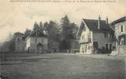 38 Isere / CPA FRANCE 38 "Saint Geoire en Valdaine, place de la bascule et route de Voiron"