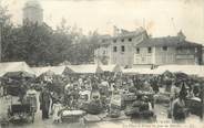 38 Isere / CPA FRANCE 38 "Saint Marcellin, la place d'Armes un jour de marché"