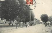 38 Isere / CPA FRANCE 38 "Veyrins, la place"