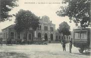 38 Isere / CPA FRANCE 38 "Bourgoin, la gare et ses autobus"