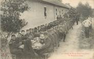 38 Isere / CPA FRANCE 38 "Champ de tir de Chambaran, un banquet au camp"