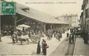 38 Isere / CPA FRANCE 38 "La Côte Saint André, la Halle un jour de marché "