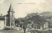 38 Isere / CPA FRANCE 38 "Montaud, la place et les montagnes"