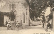 38 Isere / CPA FRANCE 38 "Le Pin, entrée du village"