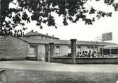 84 Vaucluse / CPSM FRANCE 84 "Caumont sur la Durance, le groupe scolaire"