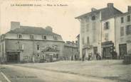 42 Loire .CPA FRANCE 42 "La Pacaudière, Place de la Bascule"