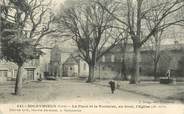 42 Loire .CPA  FRANCE 42 " Soleymieux, La Place et la fontaine, au fond l'église"