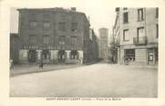 42 Loire .CPA FRANCE 42 "St Genest Lerpt, Place de la Mairie"