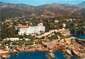 83 Var / CPSM FRANCE 83 "Agay, vue aérienne pointe et hôtel de la Baumette"