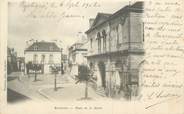 37 Indre Et Loire .CPA FRANCE 37 "Bourgueil, Place de la Mairie"