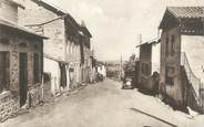 42 Loire .CPA FRANCE 42 "Chevrières en Forez, Route de St Galmier"