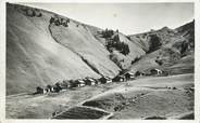 74 Haute Savoie .CPSM FRANCE 74 "Entremont, Route de Lessy, Les châlets de Maize et le Col"