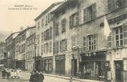 69 RhÔne .CPA  FRANCE 69 "  Beaujeu, Grande rue et Hôtel de Ville"