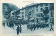 73 Savoie . CPA FRANCE  73 "Modane, Place de la gare, défilé des châsseurs alpins"