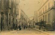 84 Vaucluse .CPA  FRANCE 84 " Lourmarin, Mairie et rue Henri de Savornin"