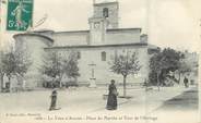 84 Vaucluse .CPA  FRANCE 84 "La Tour d'Aigues,  Place du marché et tour de l'horloge"