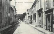 84 Vaucluse .CPA  FRANCE 84 "Villelaure, La grande rue"