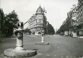 75 Pari PHOTO ORIGINALE / FRANCE 75 "Paris, 1935, pendant les fêtes du 15 août, sur les Grands boulevards au carrefour Richelieu Drouot" 